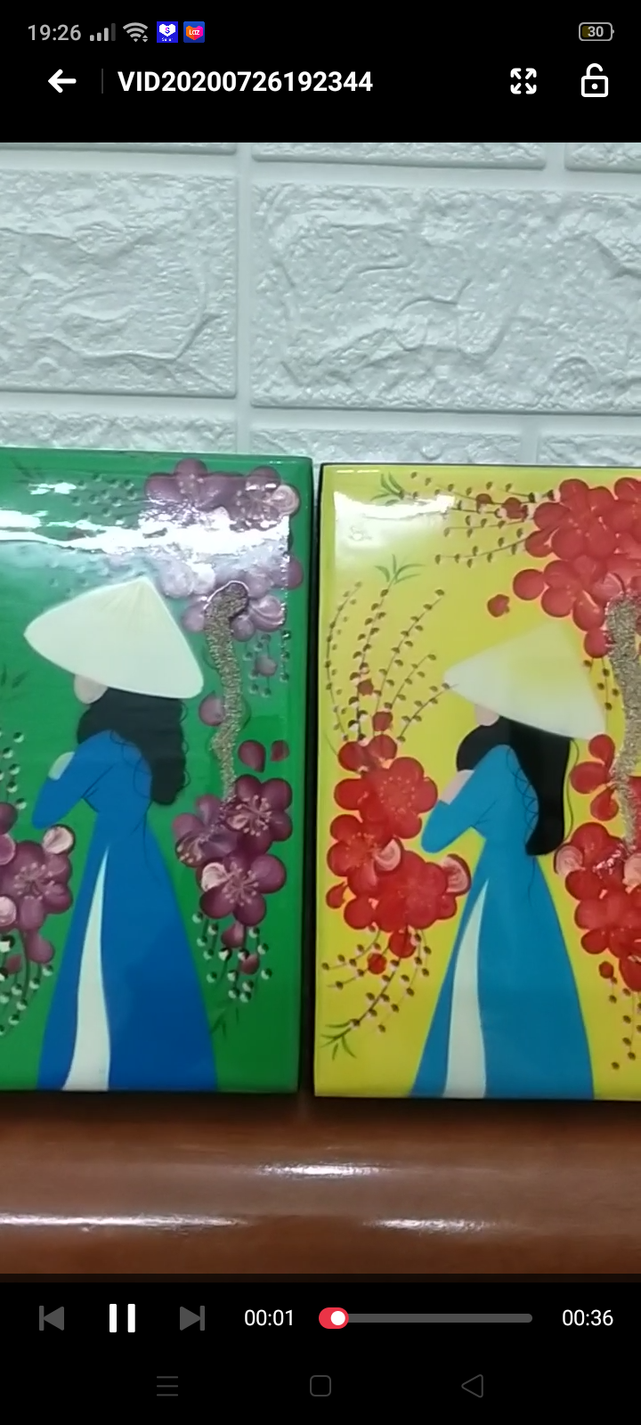 Hộp đựng mỹ phẩm , nữ trang ( gỗ phủ sơn mài )