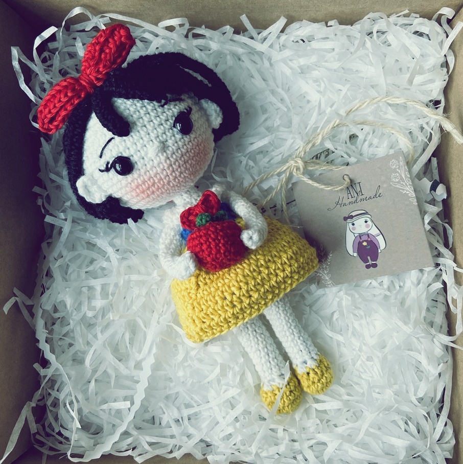 Búp bê công chúa bạch tuyết và Bella