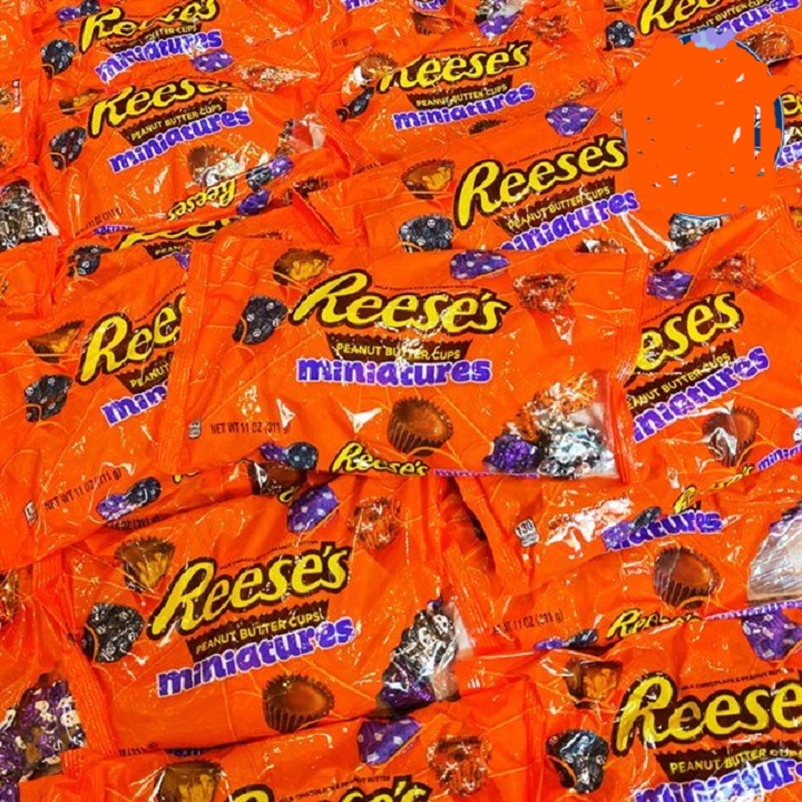 Socola bơ đậu phộng Reese's Miniature Cups gói 311gr