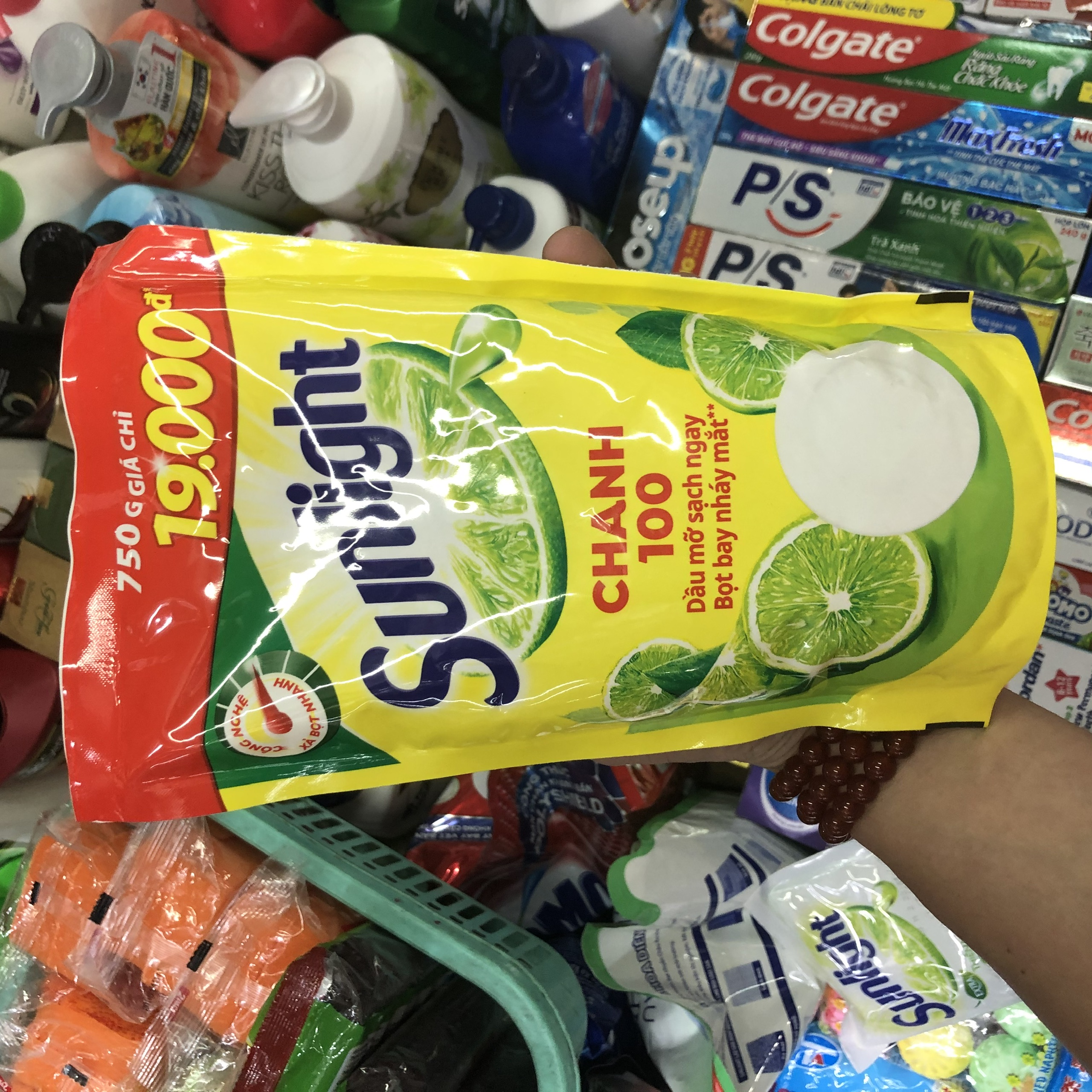 Nước rửa chén Sunlight Trà Xanh túi 750g