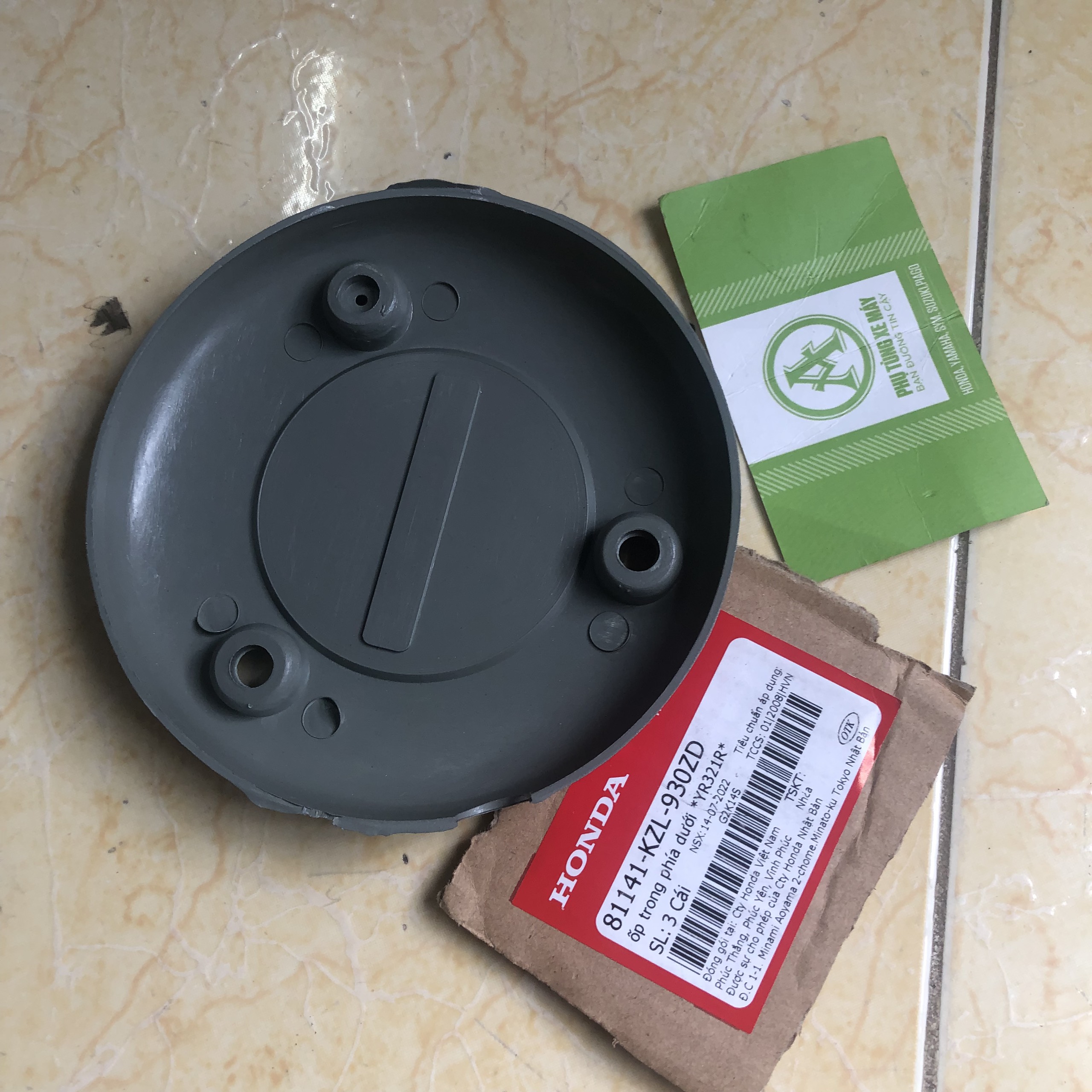 Nắp Chụp Lốc Nồi Xe Dream/Wave/Future màu bạc ( không chữ Honda )