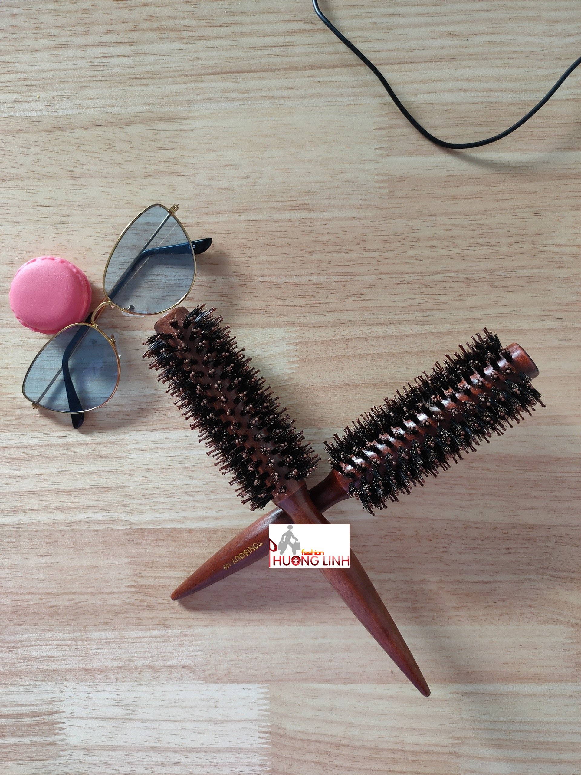 Lược chảy sấy tóc cán tròn uốn có 3 size Lớn - vừa - nhỏ