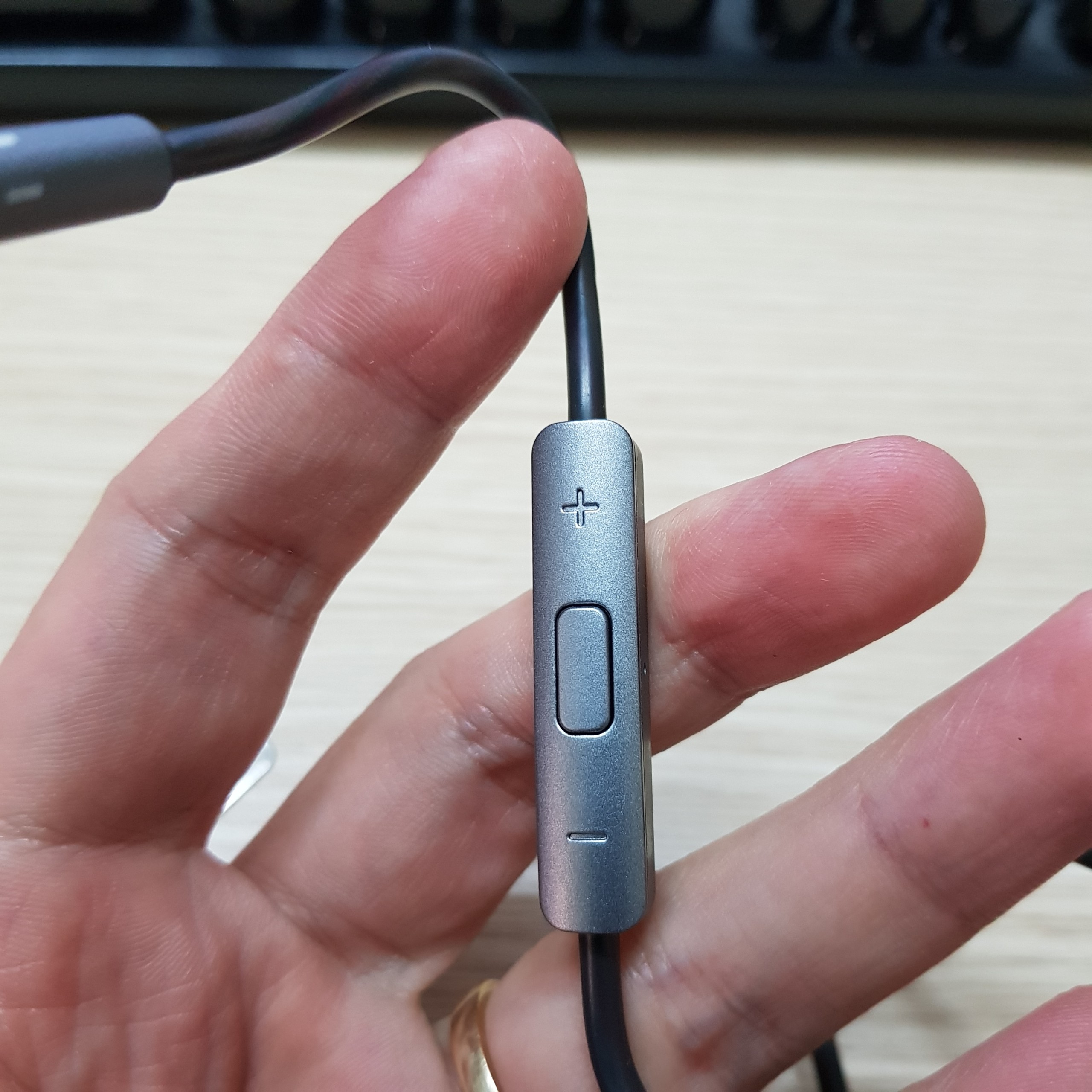 Dây cáp audio 3.5mm aux 2 đầu, có mic, tương thích ios