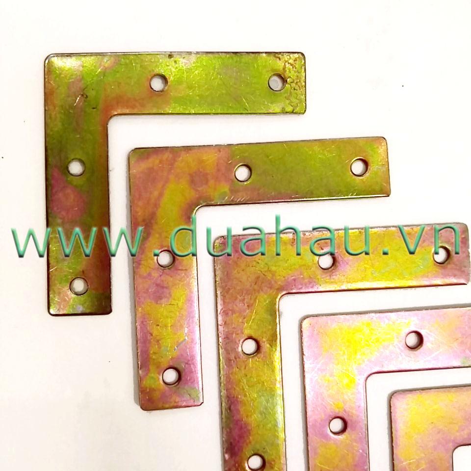 [HCM]Ke vuông 4 lỗ 1 ký - 6.5cm