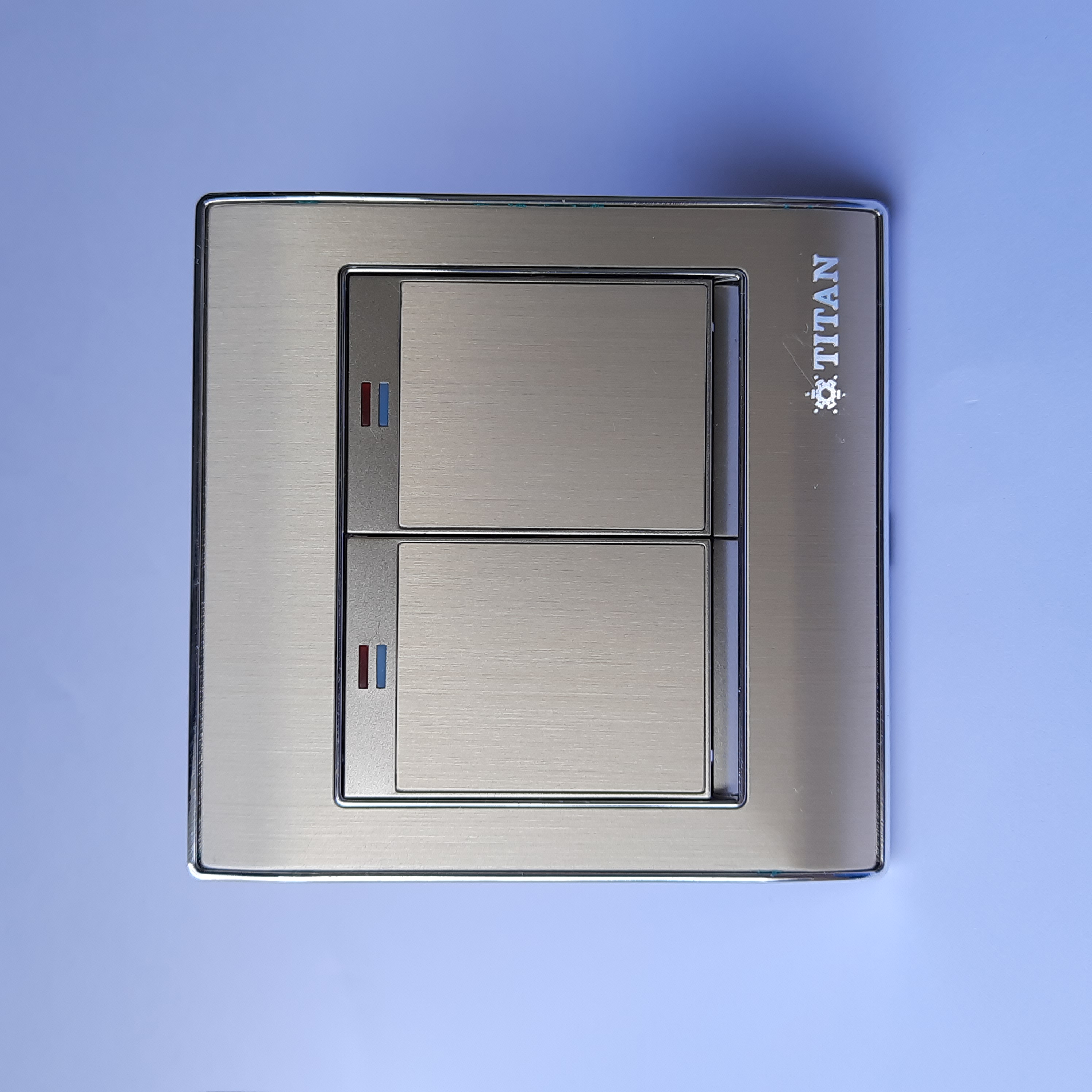 Mặt 2 công tắc 1 chiều Titan TA3.0B