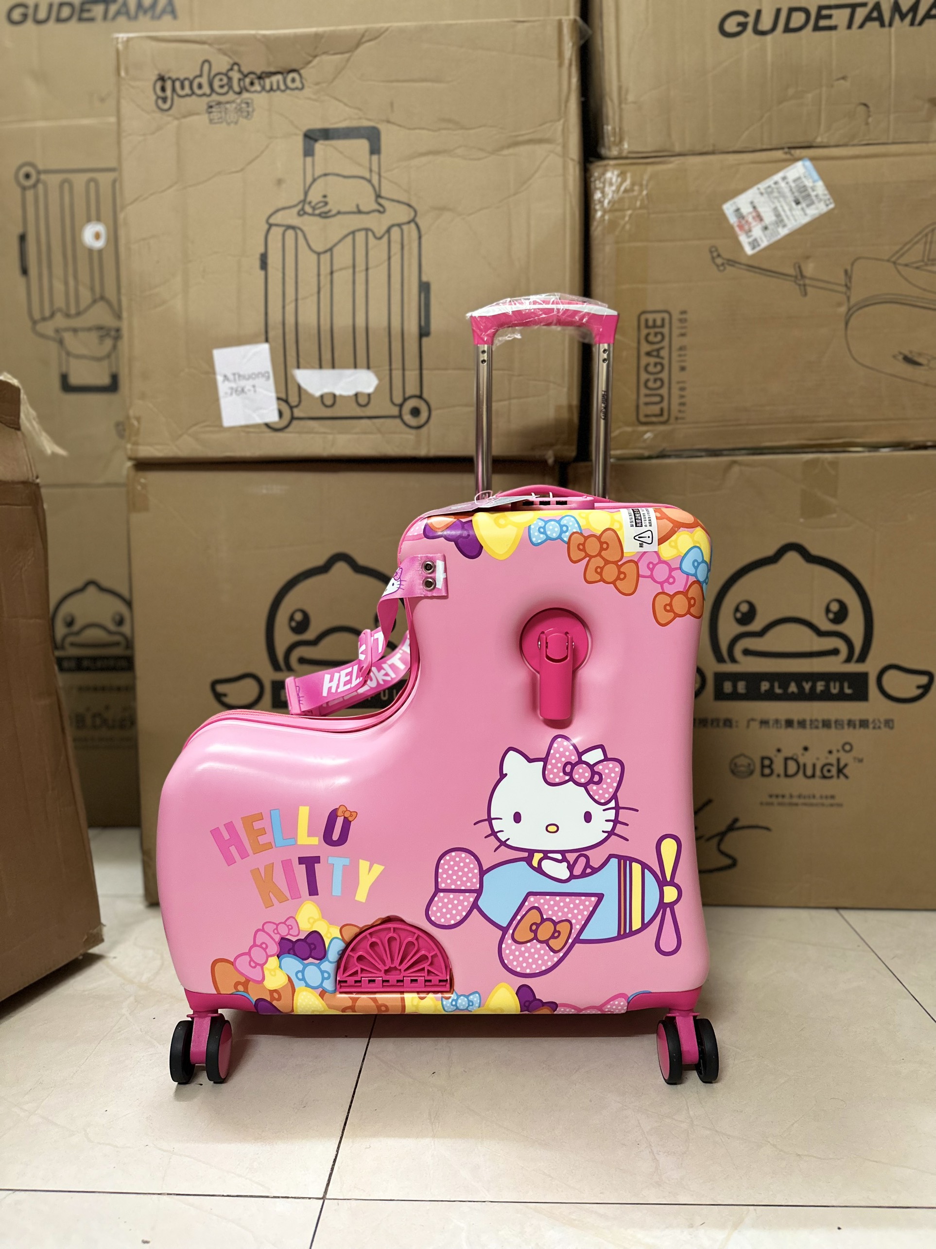 Vali ghế ngồi cho bé Hello kitty 20 24 inch