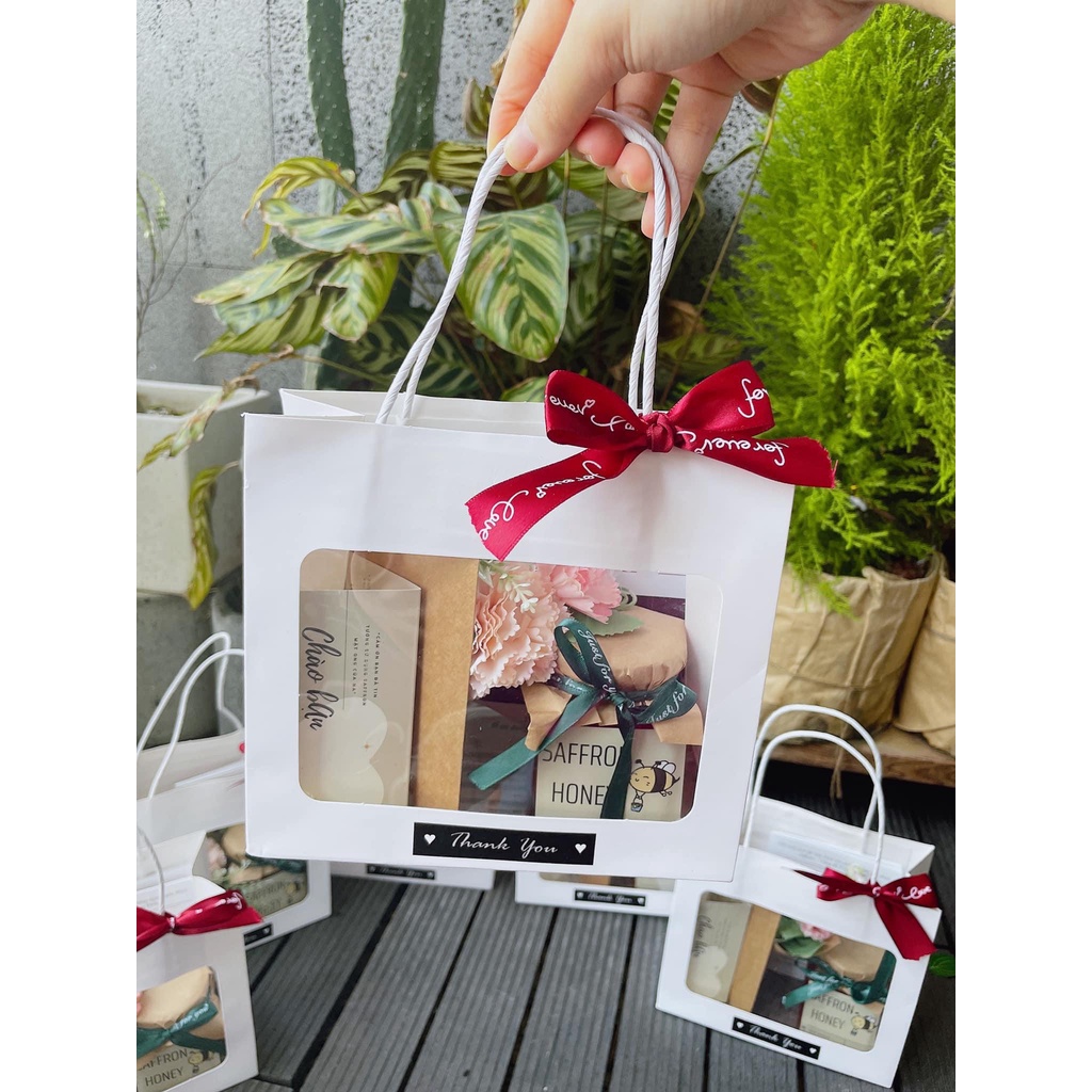 TÚI GIẤY MẶT KÍNH MIKA ĐỰNG HOA, QUÀ TẶNG SIÊU XINH SIZE 18X20X8CM