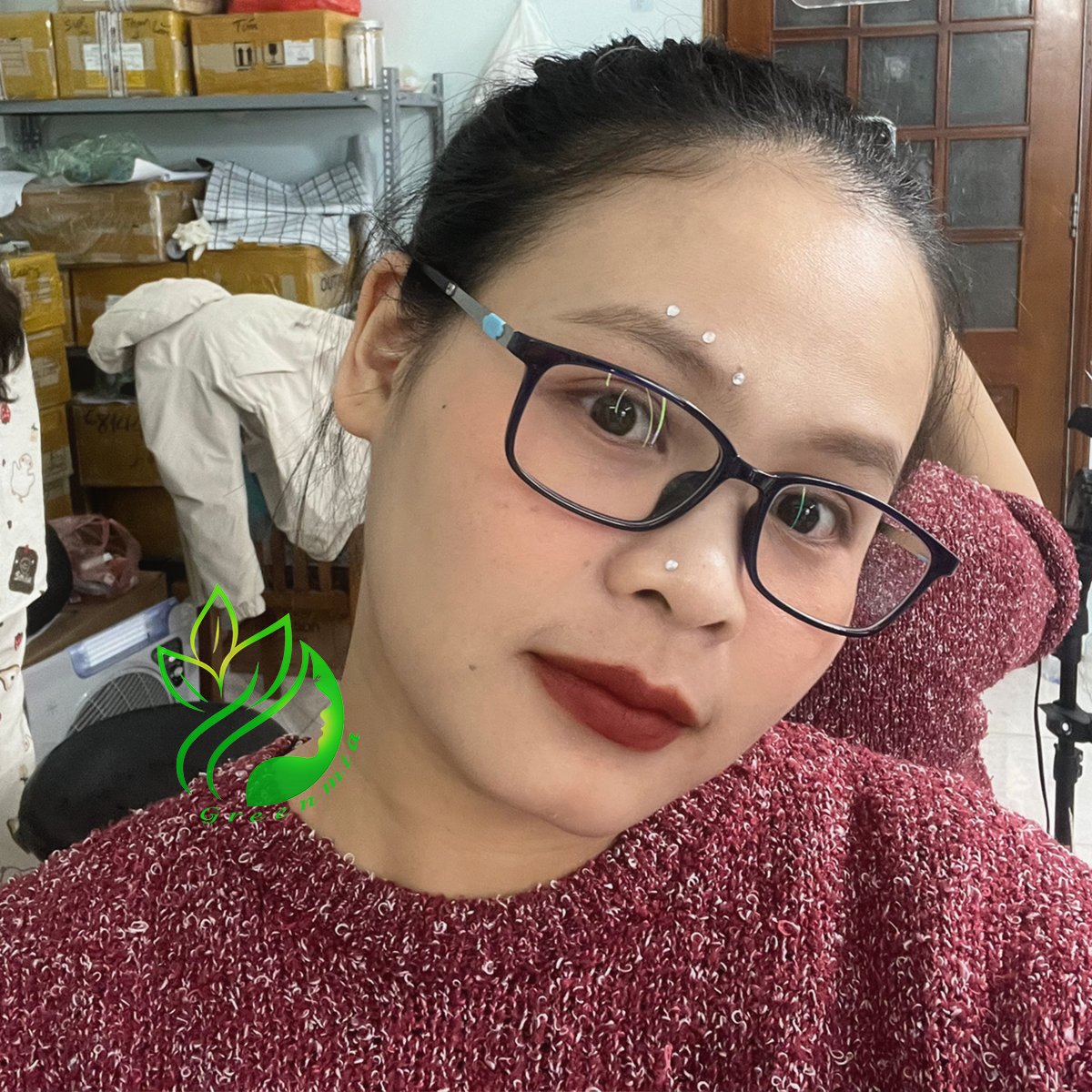 Son Romand Kem Lì Vỏ Vuông Blur Fudge Tint Màu 04 Radwood Nâu Gỗ Trầm Ấm 5g