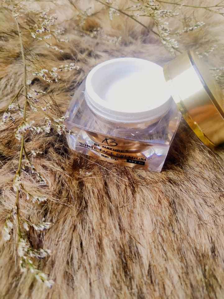 kem duong ban ngay White face premium