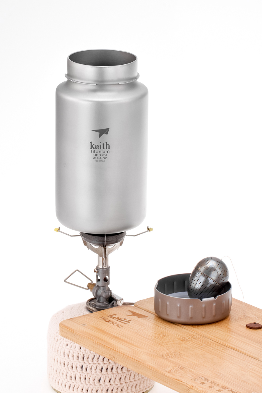 Bình đựng nước TITANIUM KEITH Ti3035 900ml
