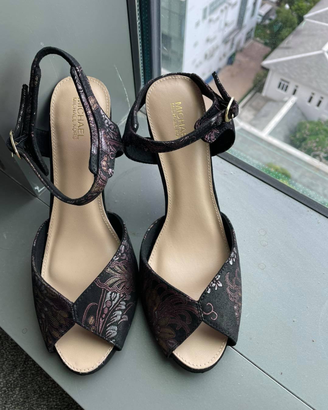 Giày cao gót Michael kors