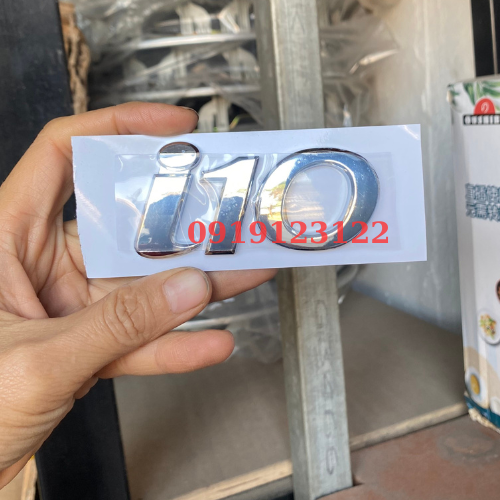 Logo chữ nổi i10 dán đuôi xe