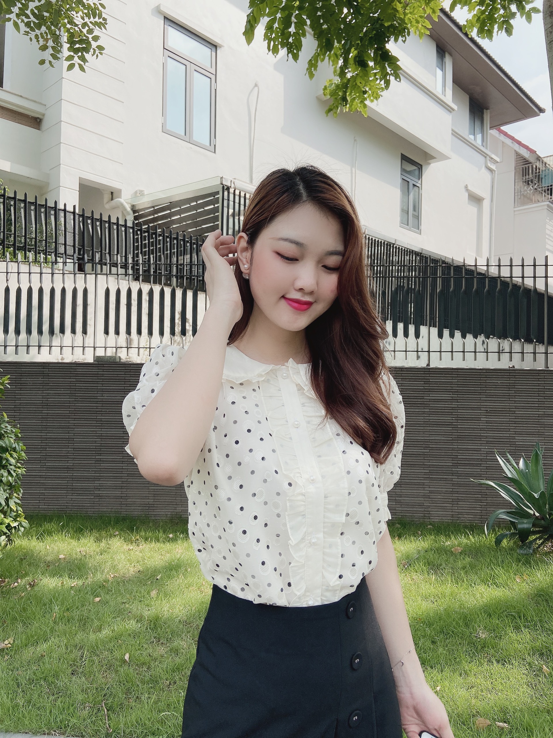 Áo chấm bi nữ