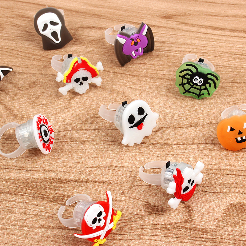 Nhẫn Có Đèn Phát Sáng Chủ Đề Halloween