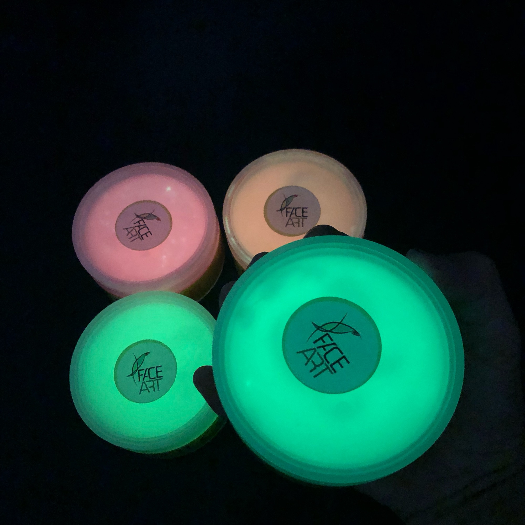 Màu Dạ quang Xanh lá - Sơn acrylic dạ quang xanh lá phát sáng trong bóng tối sau khi hấp thụ Ánh sáng - dạ quang 300gr