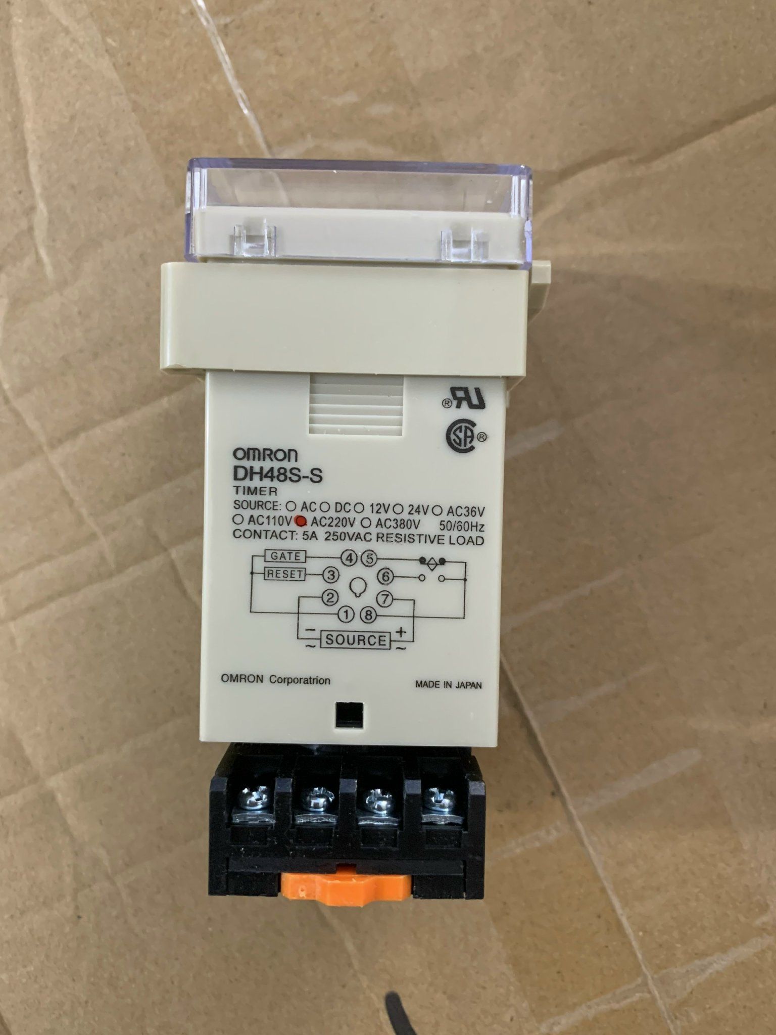 Rơle thời gian (Timer) DH48S-S OMRON mặt đỏ 220V kèm đế.