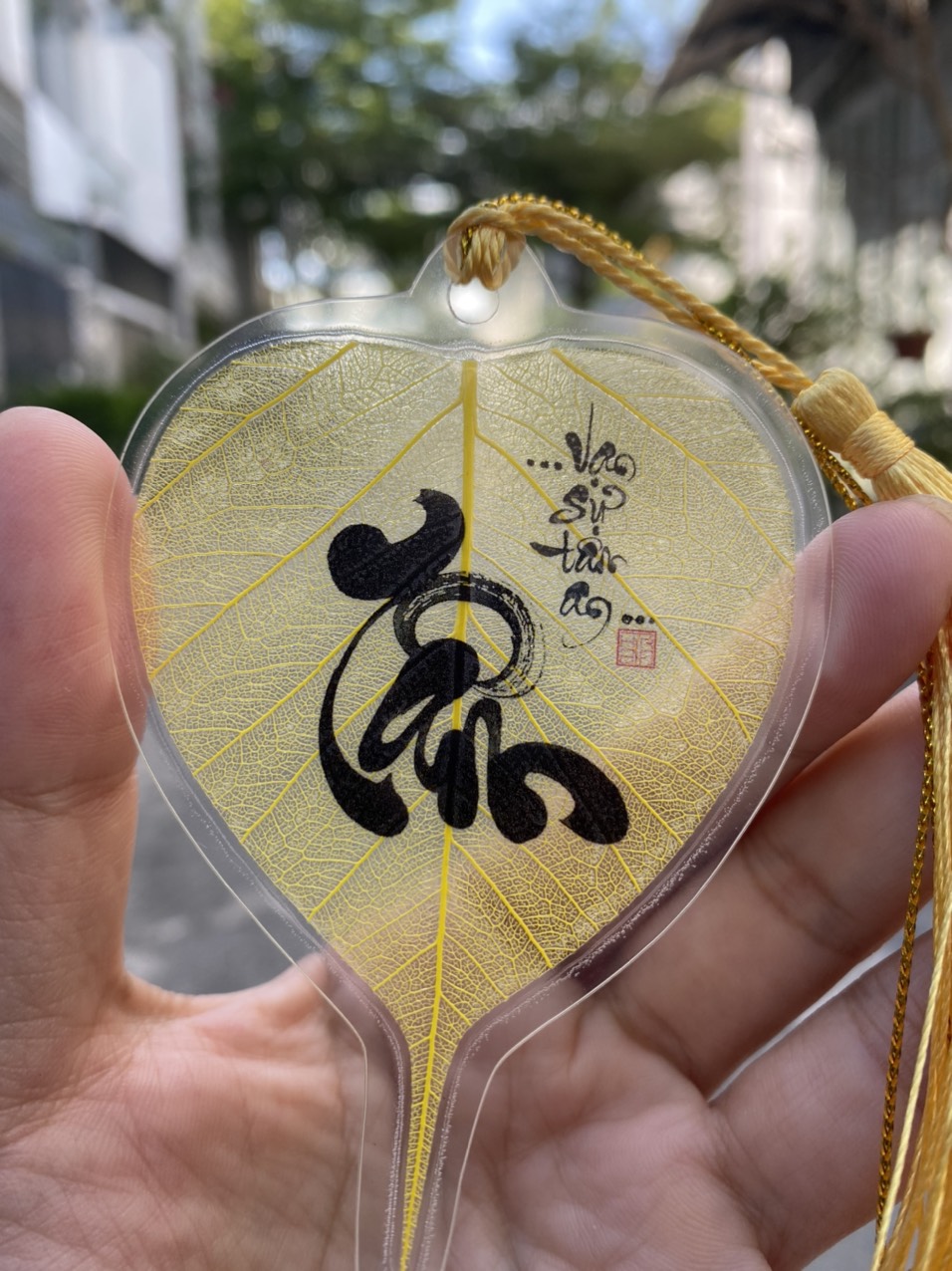 Lá bồ đề in chữ TÂM - VẠN SỰ TÂM AN