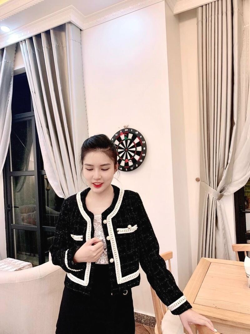 Áo dạ dài khuy ngọc sang chảnh