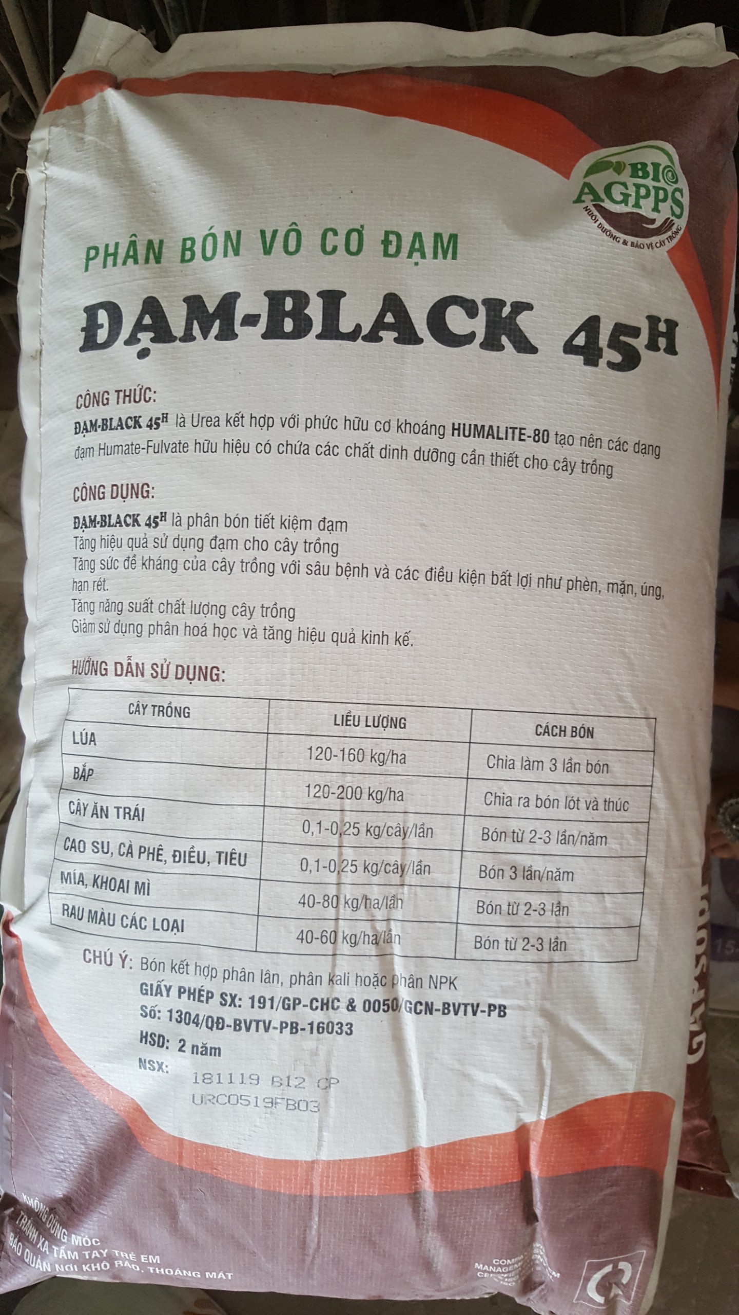 Phân bón ĐẠM BLACK 45H - Ure đen - Túi Zip 1Kg