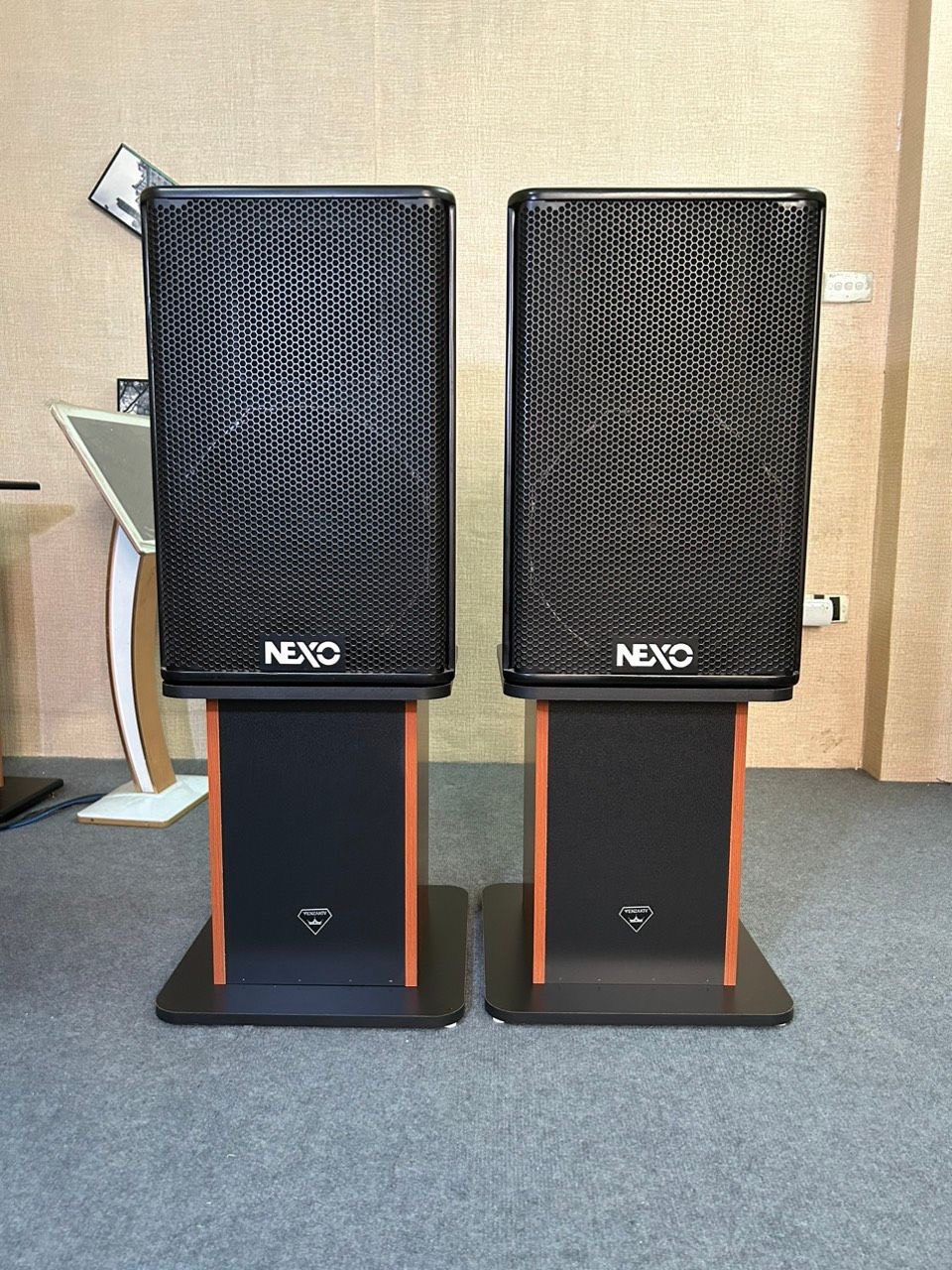 Chân loa Venza KTV BM 45 XL