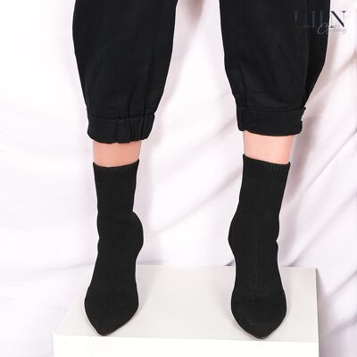 Quần kaki nữ màu đen bo gấu cá tính LIIN Clothing Q3231