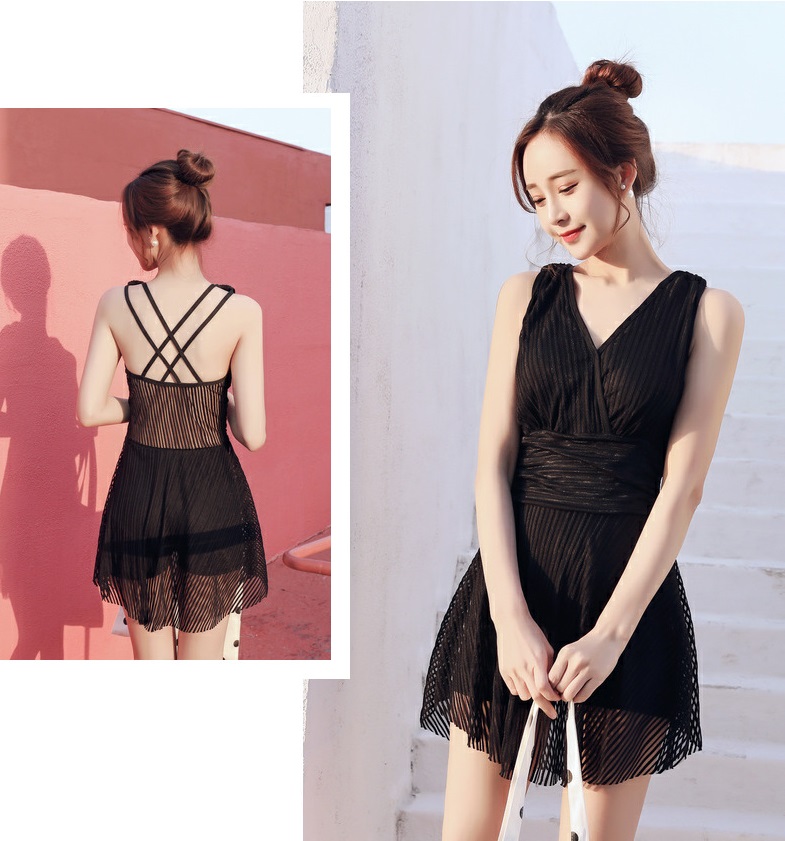 Bộ đồ bơi nữ liền thân phối ren đẹp tôn dáng