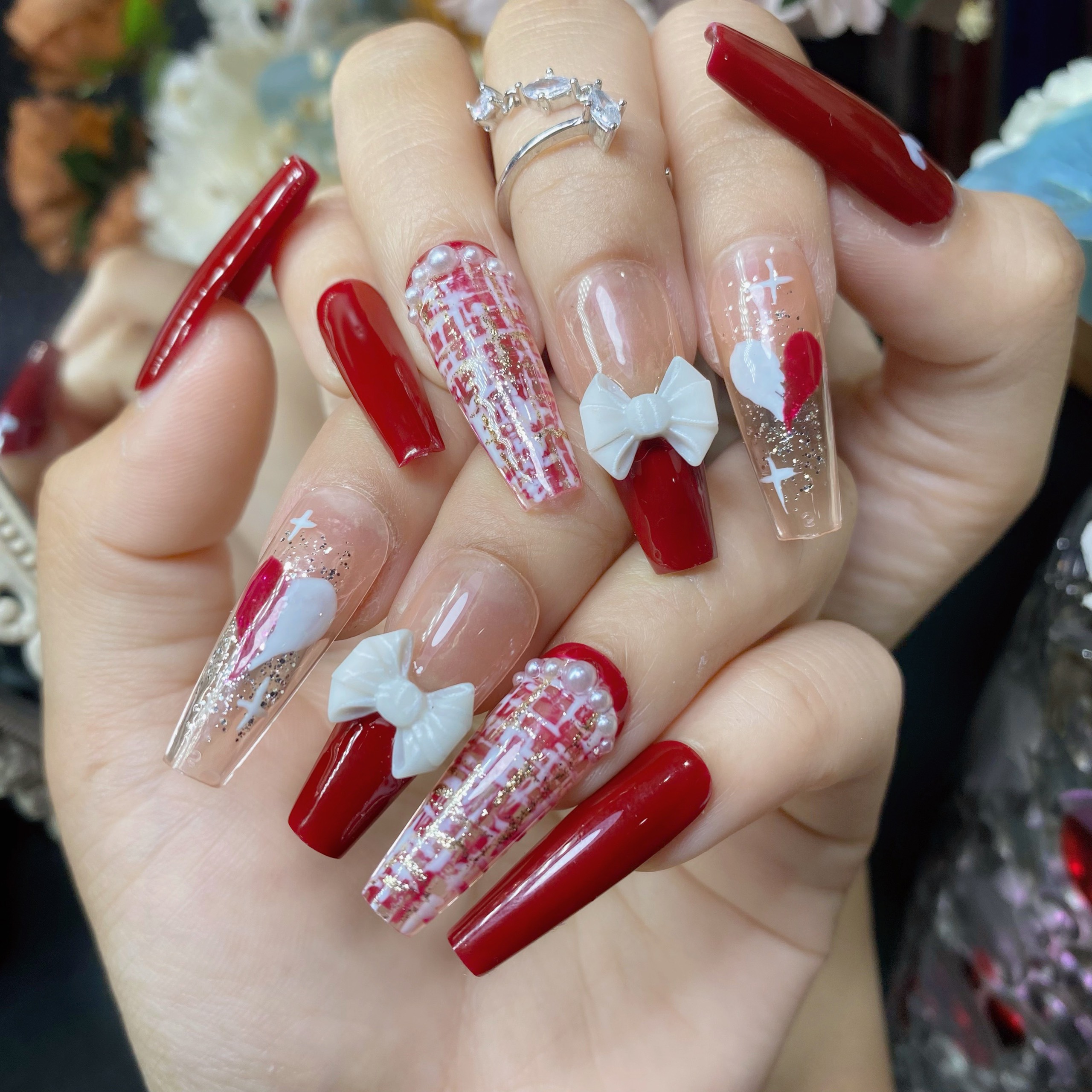 nailbox, móng tay giả thiết kế màu đỏ gắn nơ