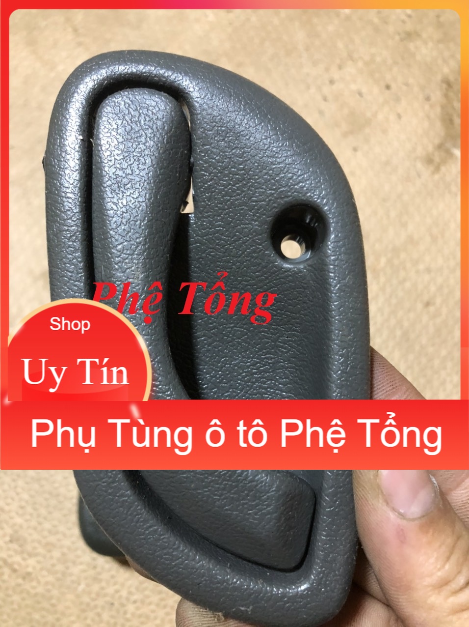 Tay mở cửa trong SYM T880