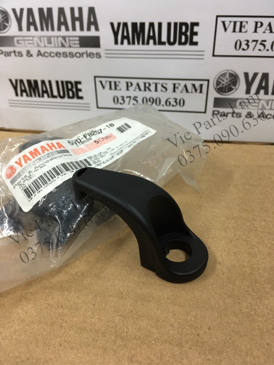 Móc treo đồ xe ga Nouvo, Mio, Janus, Acuzo, Chính hiệu Yamaha Motor VN