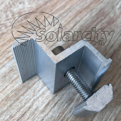 [HCM]Bát kẹp bìa tấm pin năng lượng mặt trời