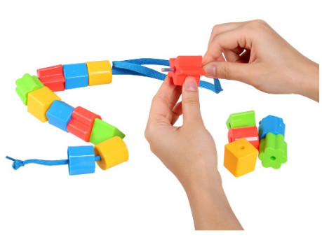 Bộ xâu dây hình khối - Đồ chơi xâu dây mầm non từ 2 tuổi
