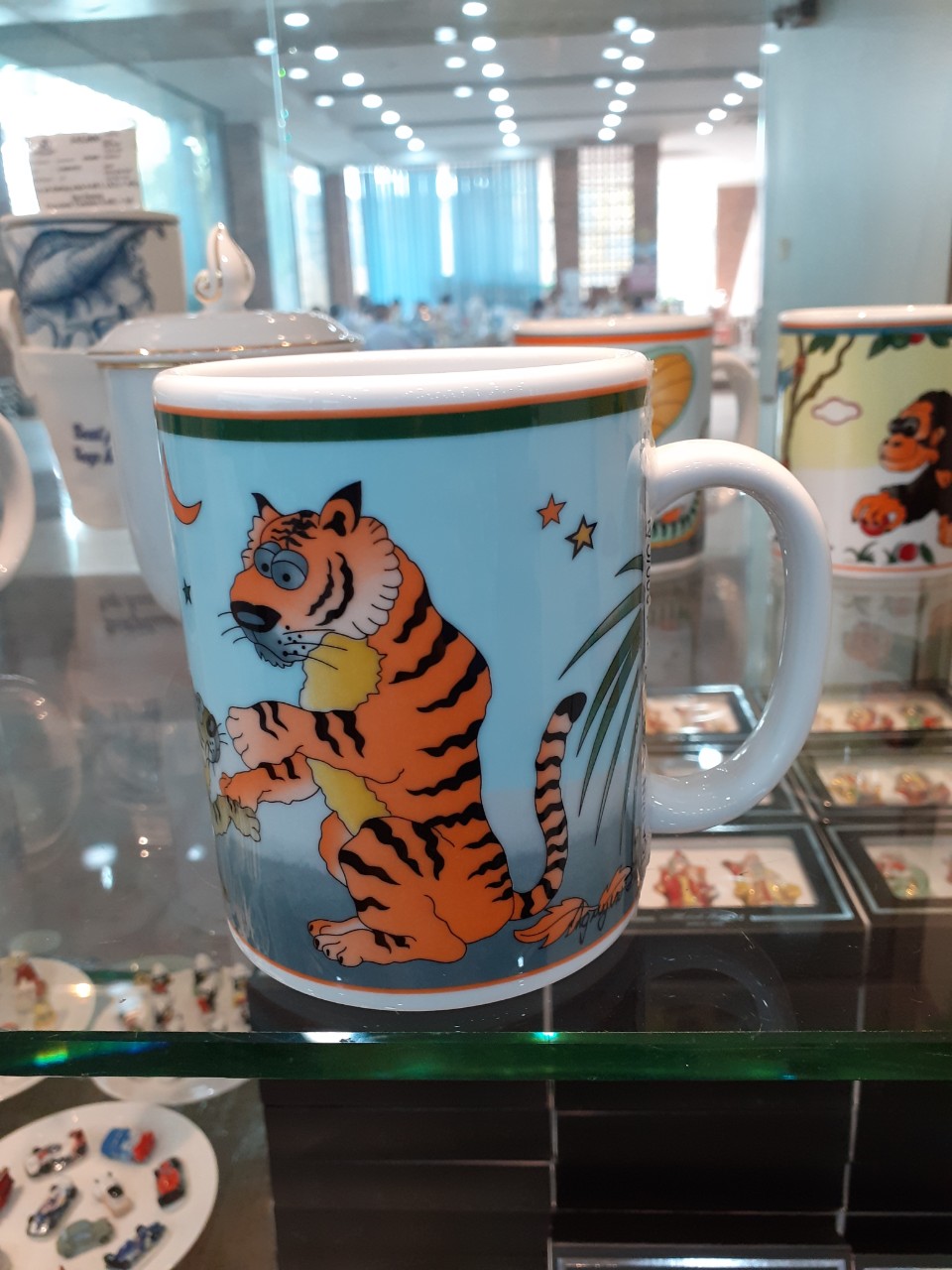Ly sứ tuổi hổ gốm sứ minh long cao cấp
