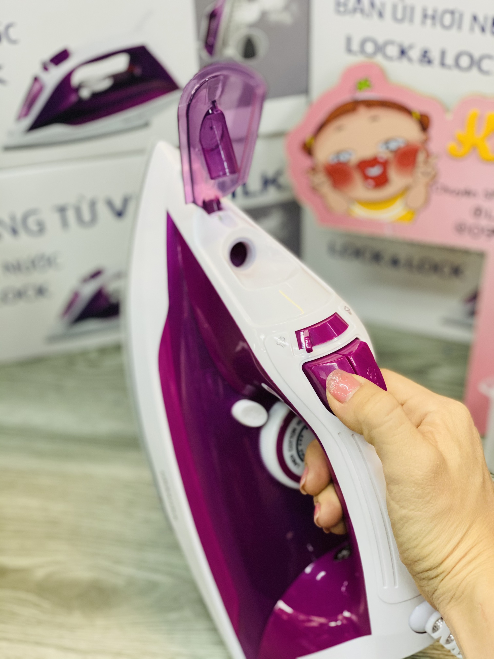 [LOCK & LOCK] BÀN ỦI HƠI NƯỚC UNI146BLU - HÀNG KM VINAMILK