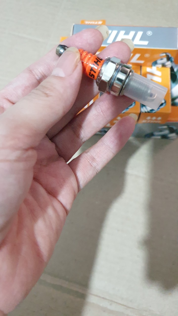 [HCM] BUGI DÙNG CHO MÁY CẮT CỎ GX35 - ĐỘNG CƠ 4 THÌ. ( 2 CÁI)