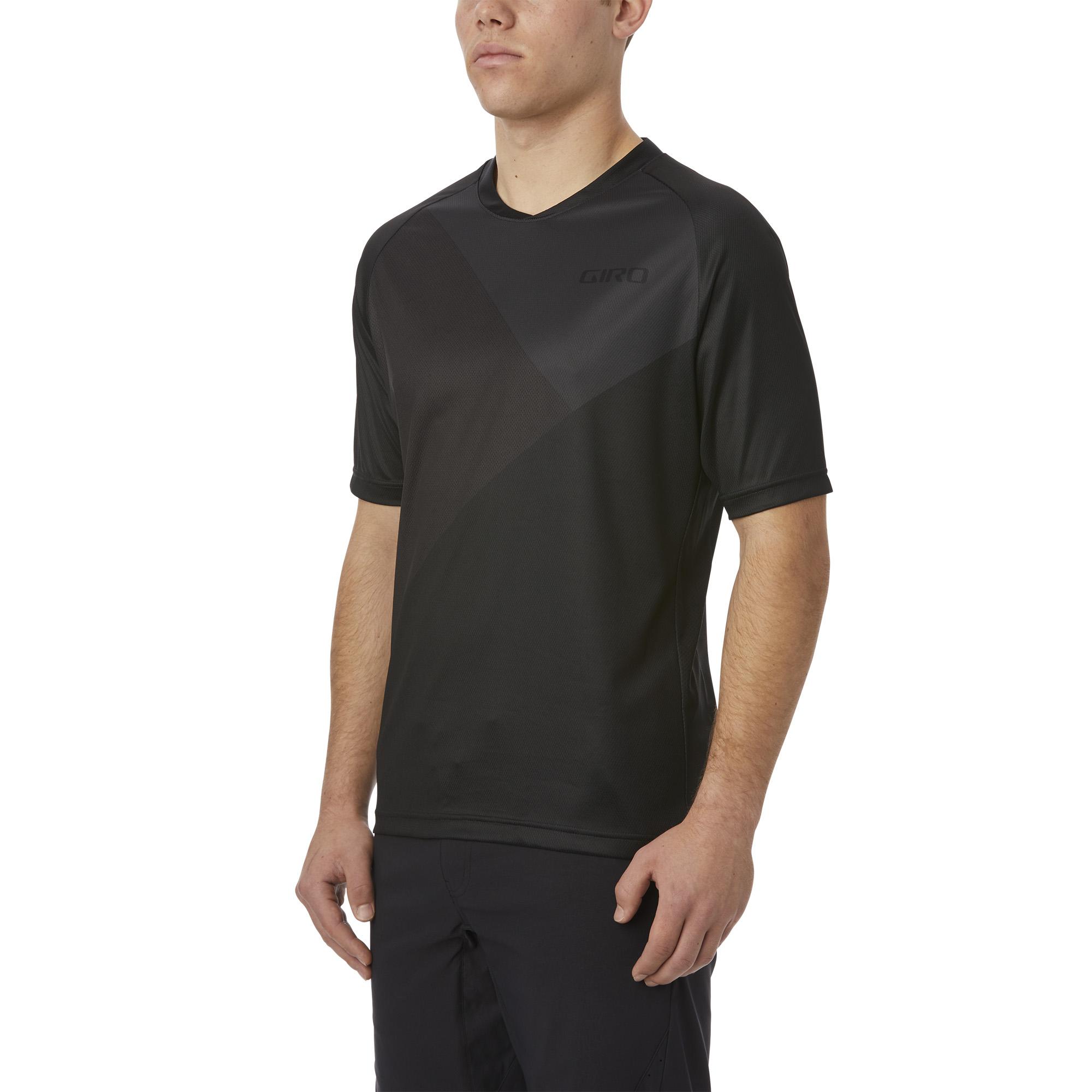 ÁO ĐẠP XE NAM GIRO ROUST JERSEY - BLACK CHARCOAL SHADOW (ĐEN)