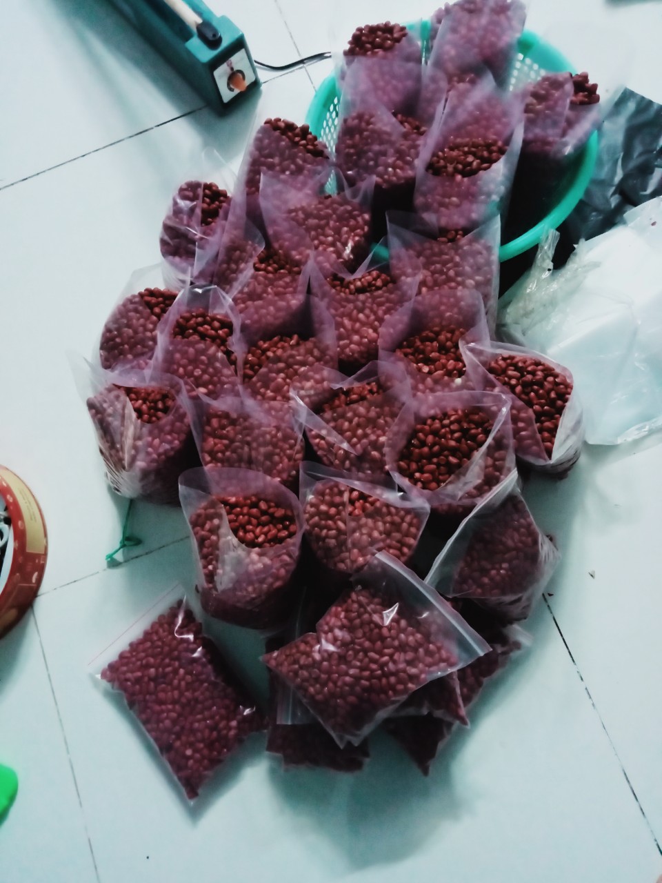Lạc Đỏ Bắc(đậu phộng đỏ quê) 1kg Bóc Tay từng củ
