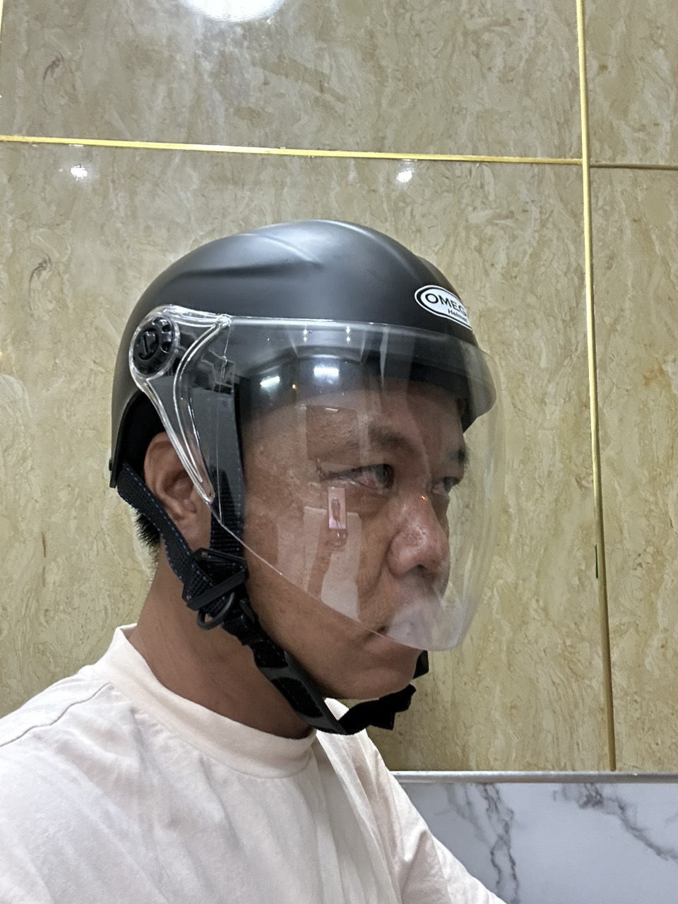 Kính càng Gro ( kính gắn mũ bảo hiểm mô tô )