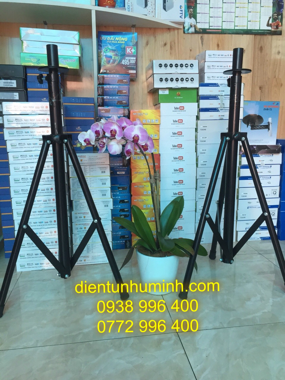 2 Cái chân loa sân khấu Đen