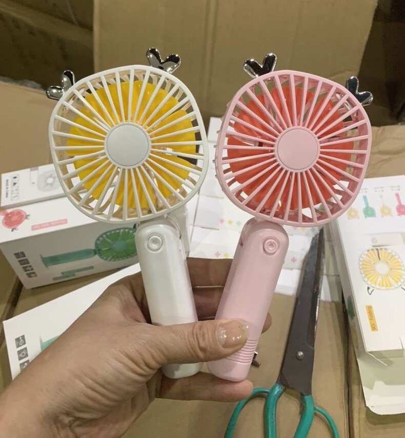 Quạt Tích Điện Mini cầm tay V32