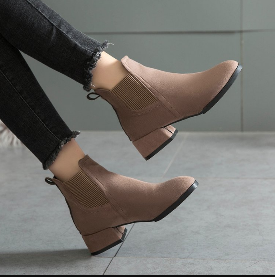 [ Màu NÂU + ĐEN size 35- 40 ]  Boot nữ cổ thun da lộn đế 4cm ÊM CHÂN GBN118