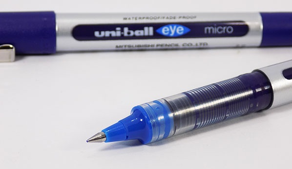 Bút Uni Ball Eye Micro Ub150 Chính Hãng