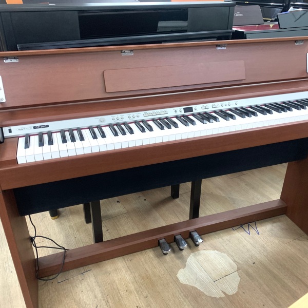 Piano Roland DP990M