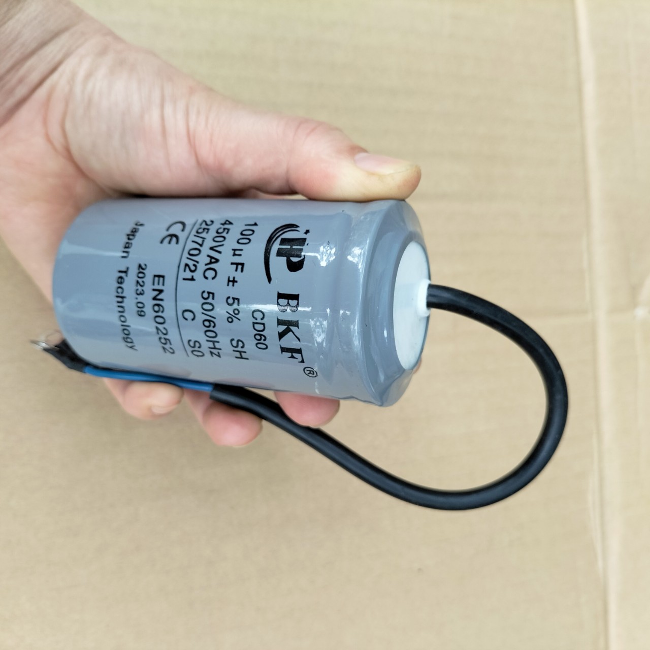Tụ điện động cơ xoay chiều 100uF