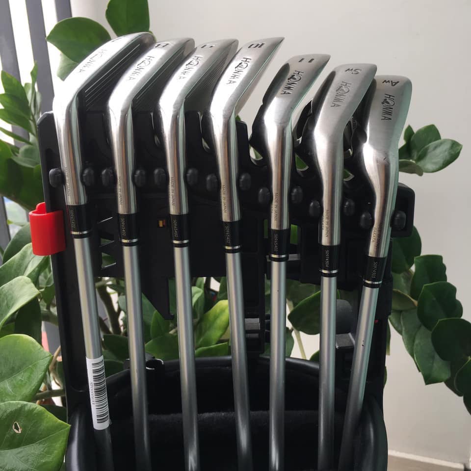 Giá cài gậy golf