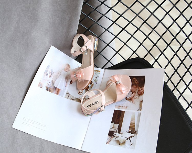 Giày sandal bé gái đinh nơ [Size 26-35] - 2G054