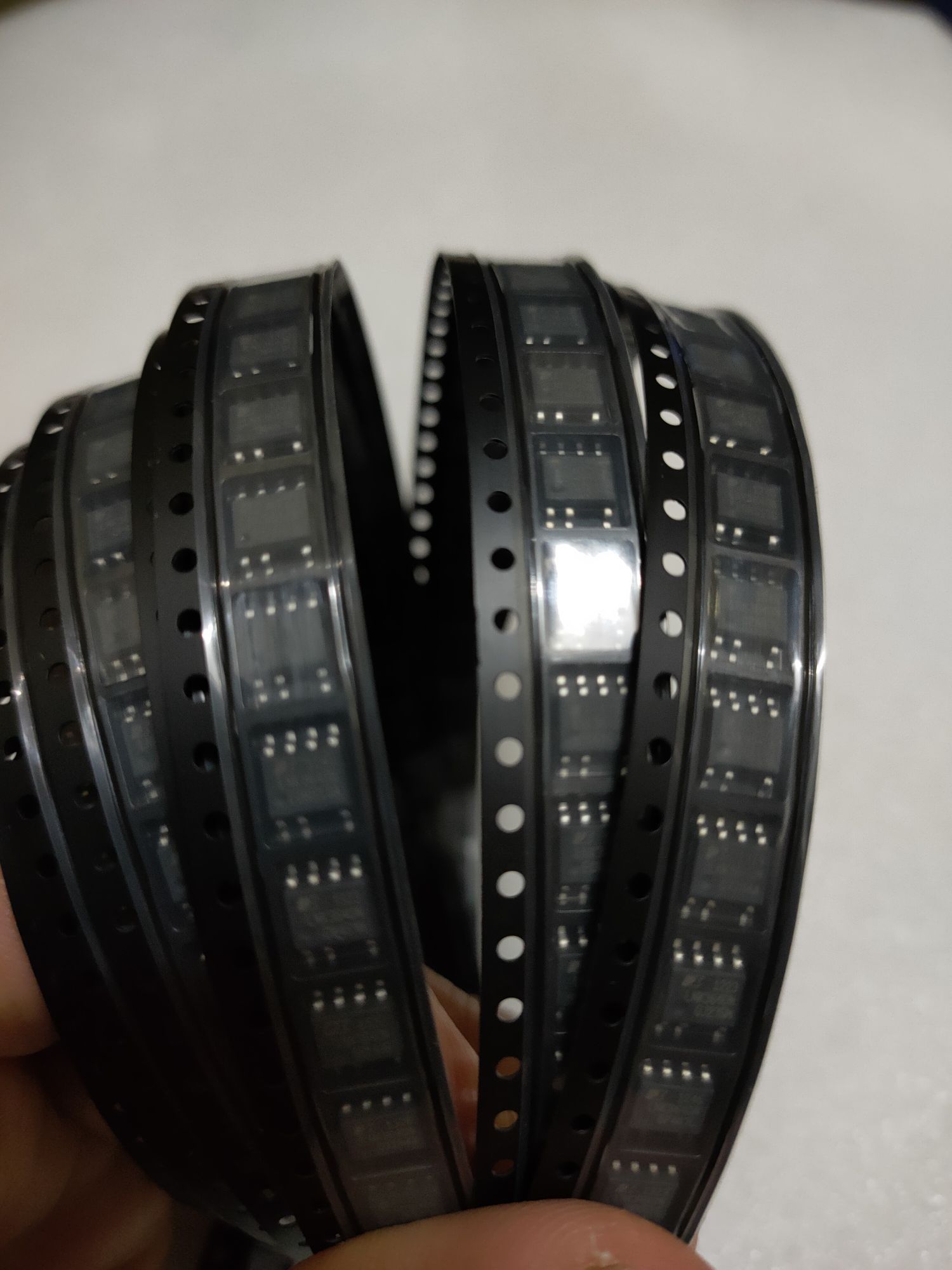 5 con IC nguồn LNK 364 dán
