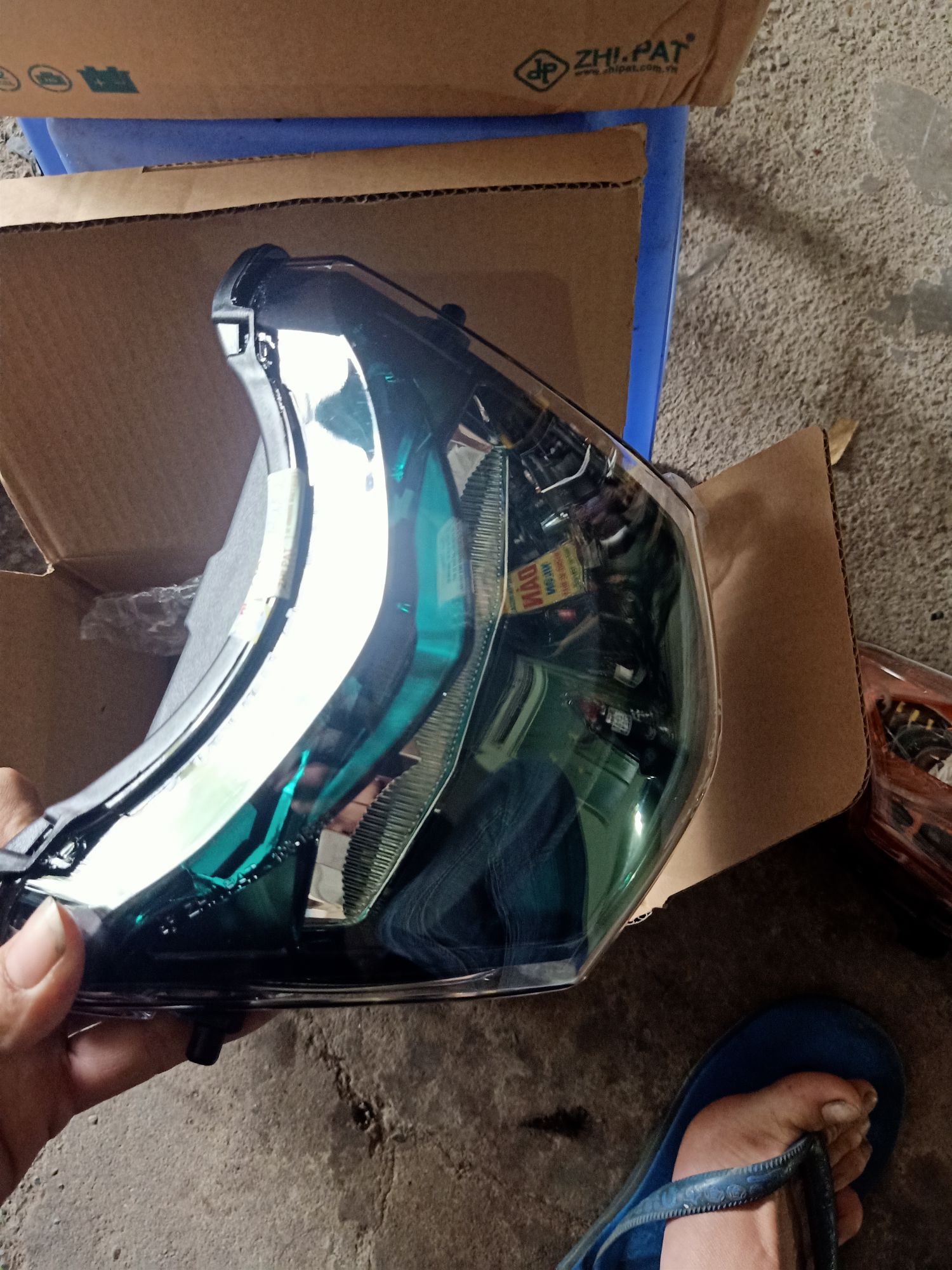 đèn pha led zhiphat 2 tầng