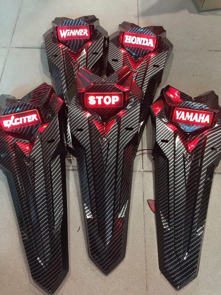 Đuôi dè winner 150 V1 carbon có đèn