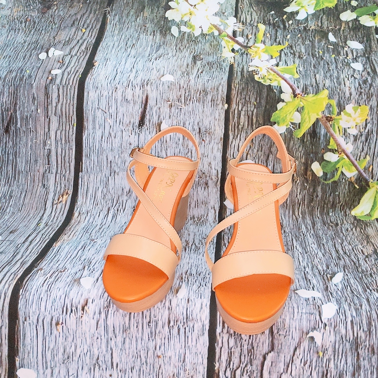 Giày sandal gót xuồng 9p quai ngang
