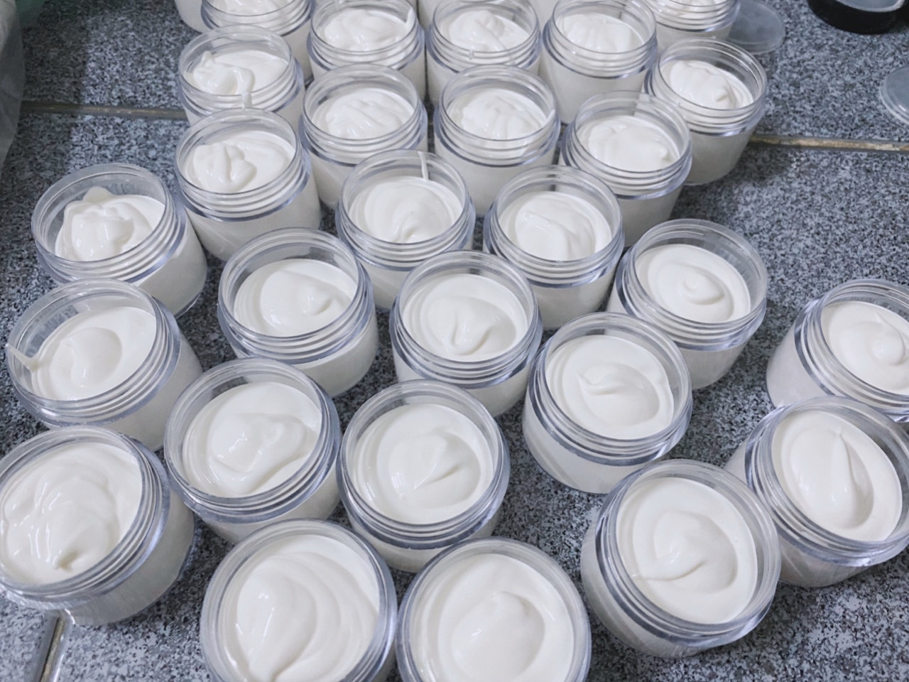 kem tẩy thâm body mạnh